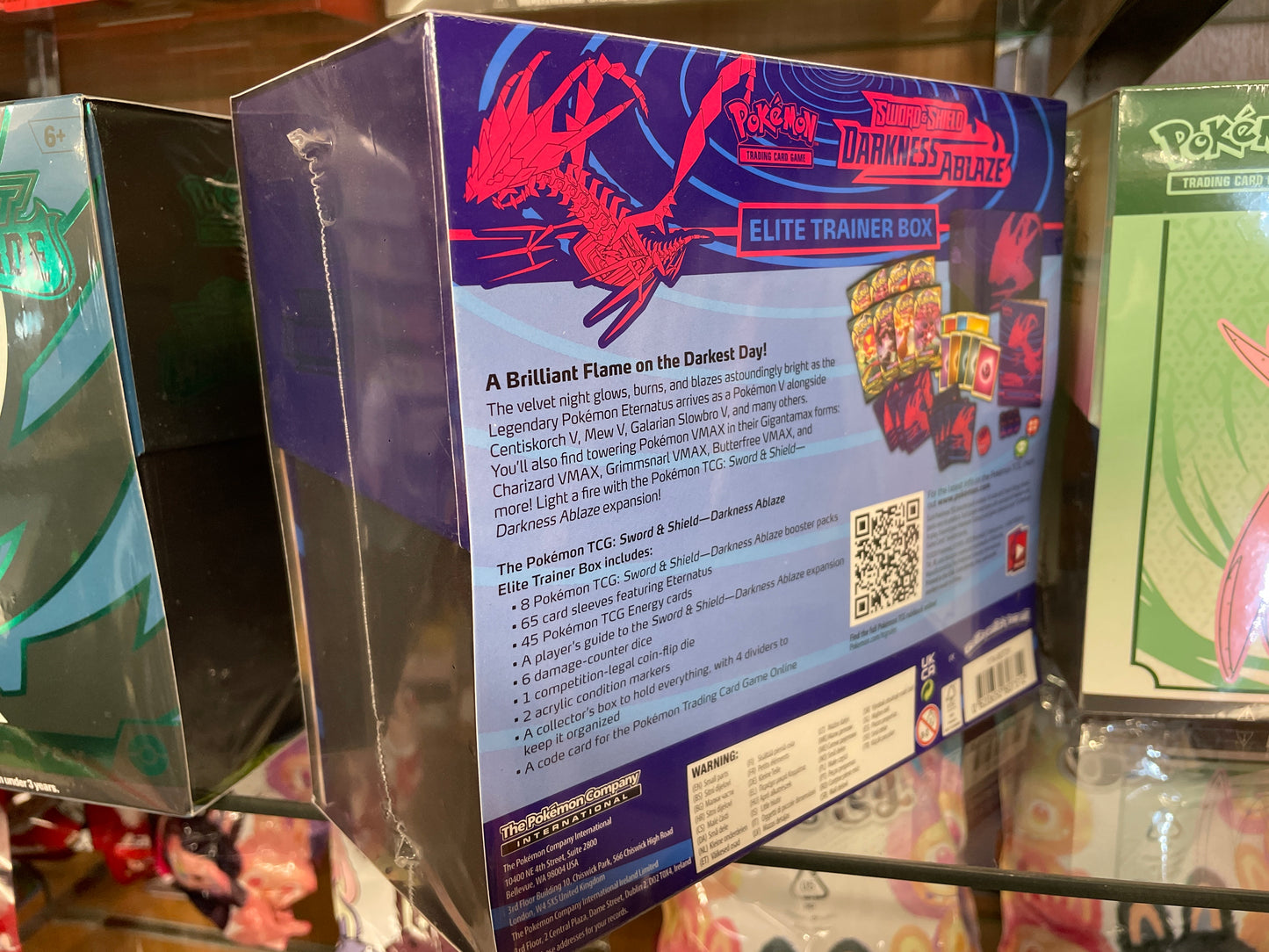SWSH Darkness Ablaze Elite Trainer Box (Sun Damaged Outer Sleeve)